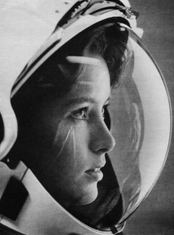yourclassyslut:  Astronaut Anna Fisher 