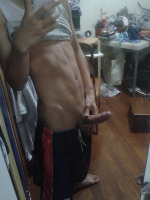 imayoungsgstudent: hbst: Fan submission: A cute, delicious and horny SG boy!  *slurp* More photos av