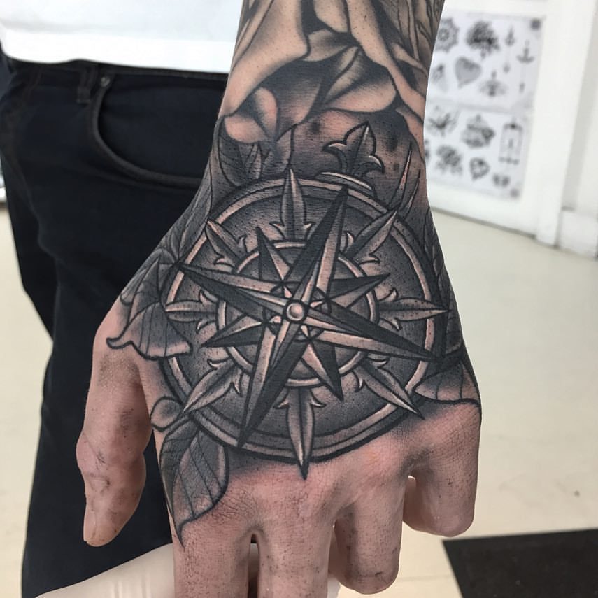 Top 96+ about compass hand tattoo super cool - in.daotaonec