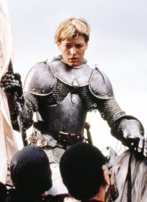 kaishabackwards:Joan(s) of Arc.  In Armor.  