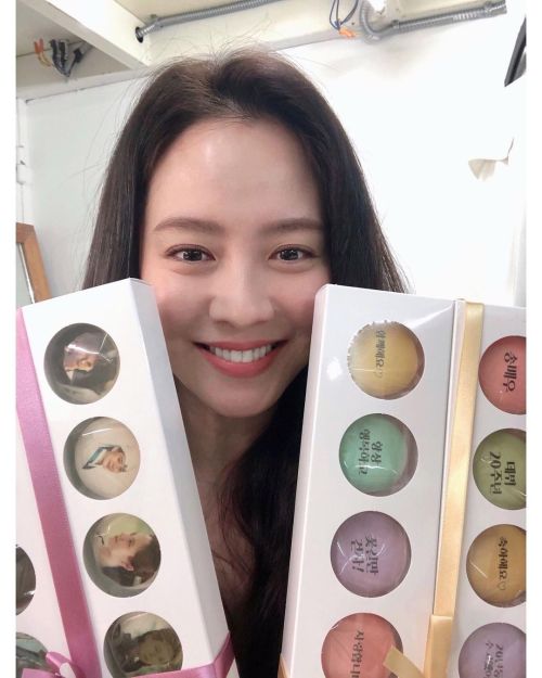 Song Ji-Hyo IG Update | 20022021우리 썰스타일팀..언제 사진 다 찾았디야&hellip;.감솨감솨합니다