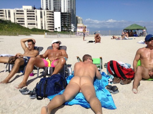 malestrippersunlimited:  [via Male Strippers Unlimited.com]