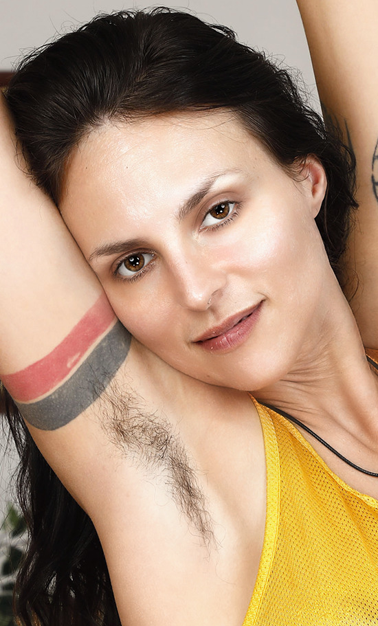lovemywomenhairy:This tatted beauty has a great set of pits and bush working!!
