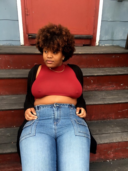 kingjaffejoffer:  90svigilante:Few poses and candids for Melanin Monday ✨👀👀👀👀👀