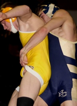 sportbulges:  STRAIGHT BULGING JOCKS HERE