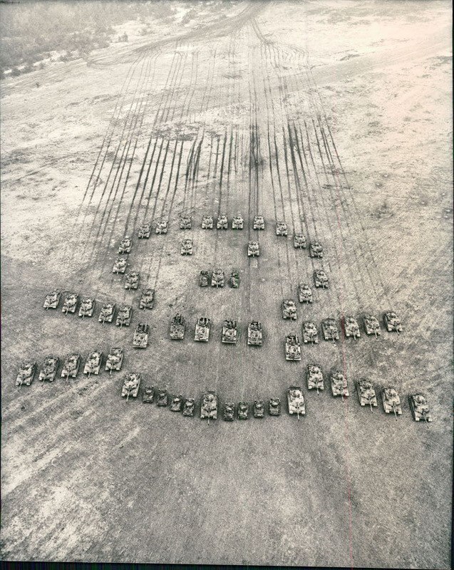 bmashina:Armored vehicles of the British Rhine army, built in the shape of the skull