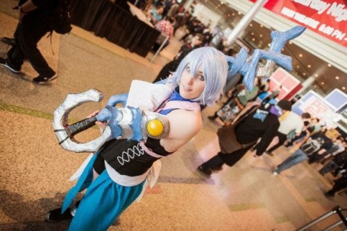 I’m putting Aqua on my “I’d like to redo this costume” list. I’ve redone a few costumes in the past, mostly because I’ve learned a lot,I made this aqua costume 100% from scratch. the only thing I didn’t make was the wayfinder that a fan