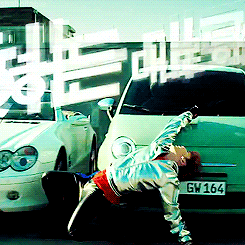 shabbitable:  When GD heard of security alarm, his body can’t help dancing like being in the club[x] 