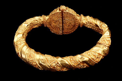 Gold armlet or ankletSyria, 11th century (Fatimid period)Freer-Sackler