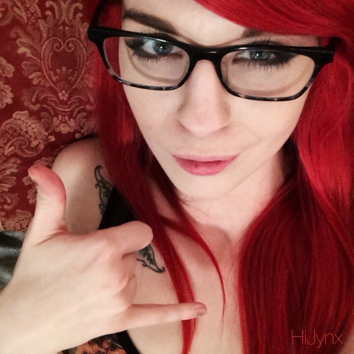 nsfwjynx:  Now we can sext.  