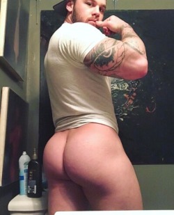 manrumpsxxx:  Follow Me For The Sexiest Rumps On Tumblr