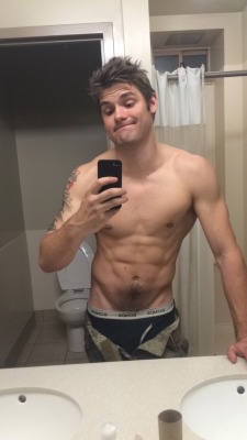 straightdudesexting:  Straight  Aussie hunk