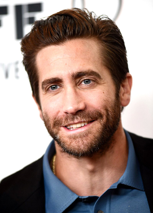 gyllenhaaldaily:Jake Gyllenhaal attends the ‘Wildlife’ premiere during the 56th New York Film Festival @ Alice Tully Hall, Lincoln Center on September 30, 2018 in New York City.