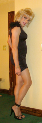 crossdressing-habit:  more crossdressing