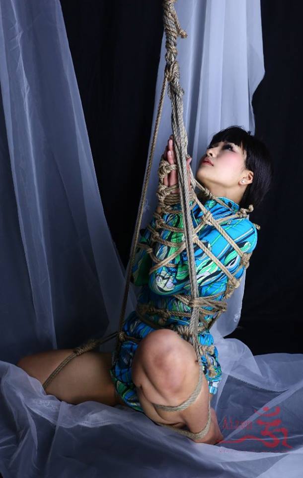 goodmorningm0therfucker:  Ropes&amp;Photo: Aizen Akiba 