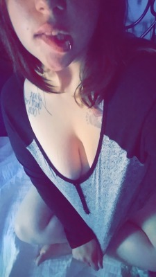 Stonerbaby95 rocking a baseball T in bed