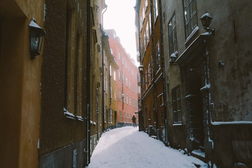 benngie: Getting lost on the icy cobblestone streets of Stockholm. 