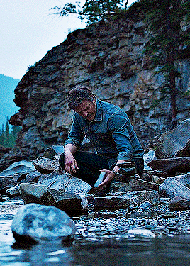 Pedro Pascal As Joel Miller In THE LAST OF US (2023-) S01E03 | “Long Long Time” 