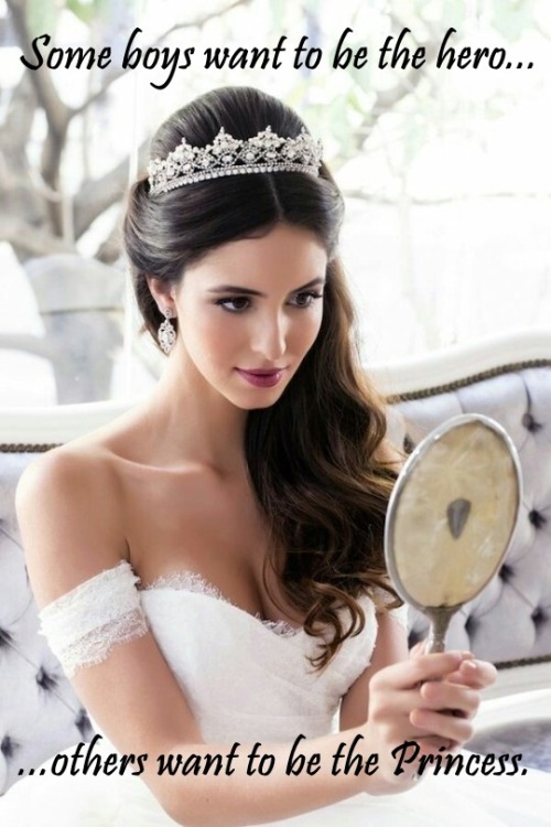 Absolutely YES, PRINCESS ALL LIFE !!!! I want to be her and live my dream! (Chloe Sissi)