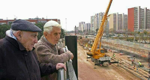 foreverdai:  Ratzinger(o como se escriba), un jubilado más 