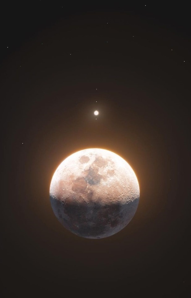 without-ado:Moon and Jupiter racing upwards l composite l Rami Ammoun