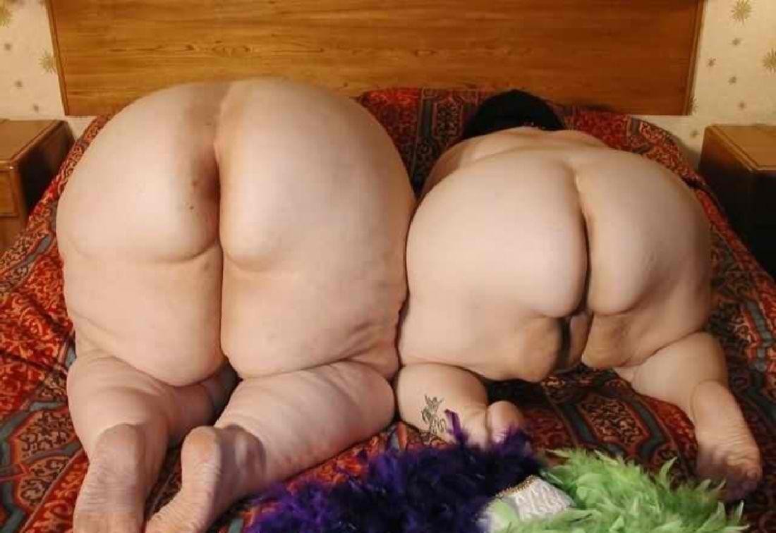 conan77fa:  whatpartofbbw:  Decisions, decisions  Â Â Â Â Â Â Â Â Â Â Â Â Â Â 