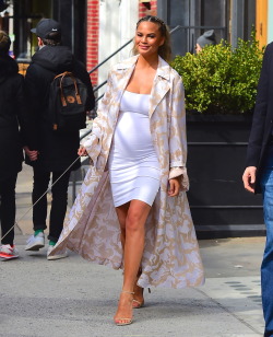 celebritiesofcolor:  Chrissy Teigen out in NYC