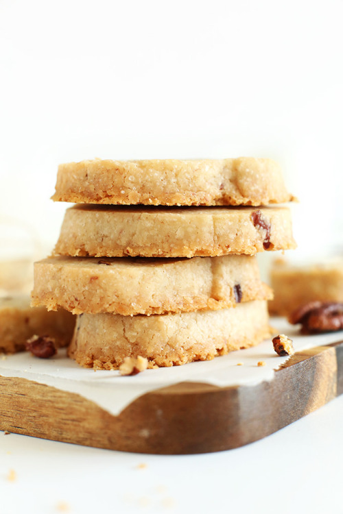 BANANA PECAN SHORTBREAD COOKIESVegan, Gluten-freeIngredients1 cup coconut oil (or sub vegan butter)1