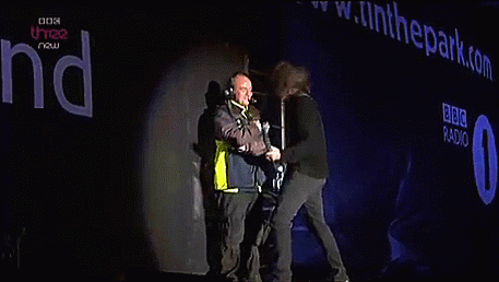 boddah-is-alive:  I’M LAUGHING SO HARD AT THESE GIFS 