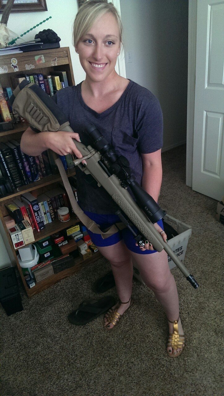 ariaofdoom:  Everything I hold looks bigger than it is. ;) Boyfriend’s custom precision