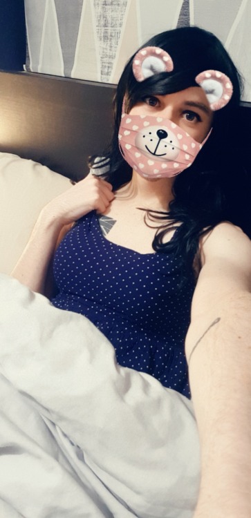 femboyinbritain: Will you come to bed?