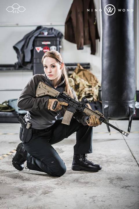 GunsNGirls