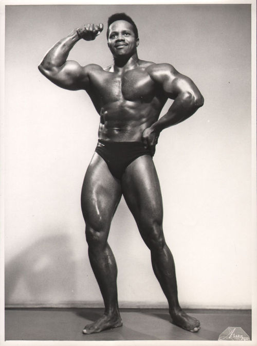 Arthur Robin photographed in 1957 by Arax Studio.