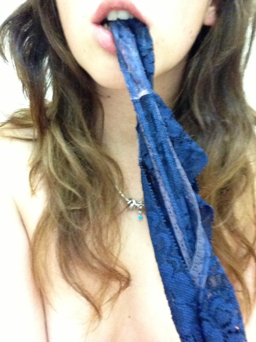 mylittleblackandwhitelies:  Request 3.. I taste pretty good