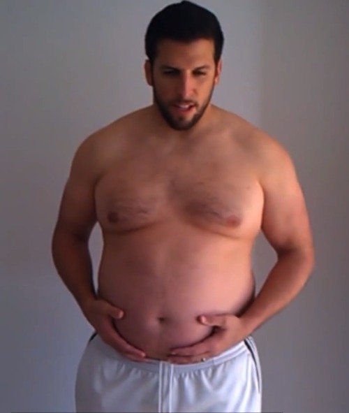 dudeswithguts:  slimmerthanyou:  twinkforbigmen331:  xplodan:  Drew Manning, the Fit2Fat2Fit guy, is hot at this scale.  Keep these coming lol I was obsessed with these videos, well the gaining part anyway.. this guy is so sexy  Sameeee!! Seeing him get