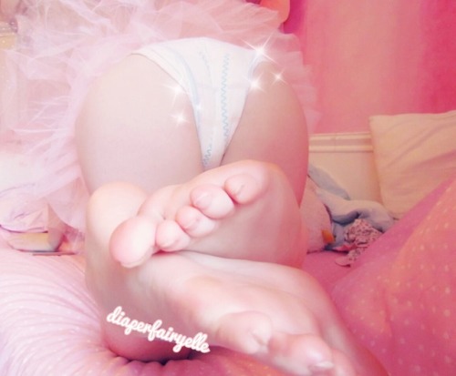Porn photo diaperfairyelle:I am the baby princess of