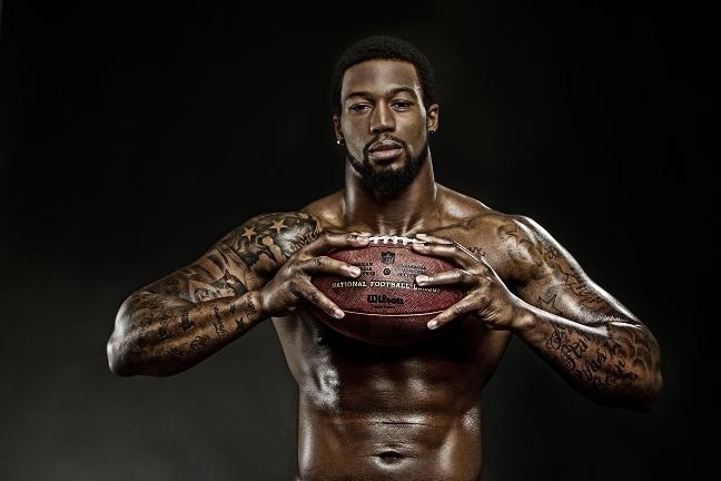 ray-coleton:  Ray Edwards from the Atlanta Falcons dang this papi is hot!!!