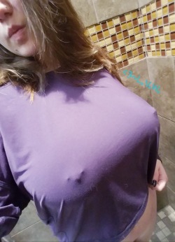 littlevictorianwhore:   Making sure I’m available to those who also went to the gym to relieve stress… — Don’t delete my caption, kay, thanks— Want to build your collection? I’m selling! Contact me now! 