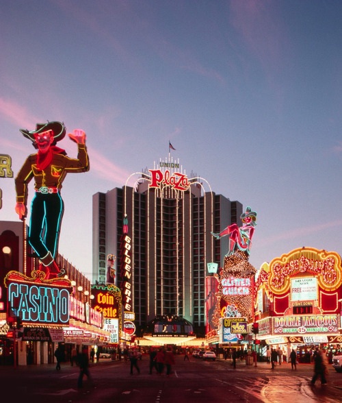 vintagelasvegas:Fremont & 1st, Las Vegas, c. ‘88/90 – Photo by Vince Streano