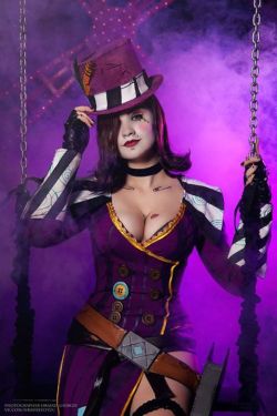 cosplaycheers:“Moxxi”