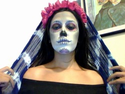 alunaes:  booksexual:  alunaes:  most last minute thing ive ever done lol shout out to frida kahlo  Wow seriously. This is really offensive  please tell me how a mexican girl dressing up festively as a day of the dead skull modeled after frida kahlo is