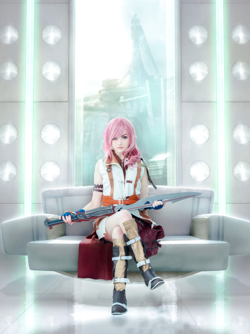 riicare:Final Fantasy XIII Lightning Farron Costume from Cosplaywho.com / Wig from Circusdoll.comPho