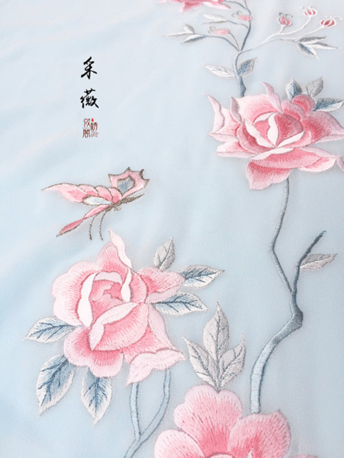ziseviolet:fouryearsofshades: 筱绣阁Traditional Chinese Hanfu skirts.