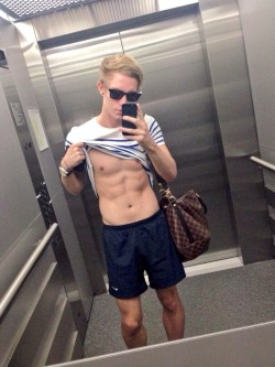 collegejocksuk:  Twitter followerer @jaxonradocxxx great body and so cute . ☺️😉