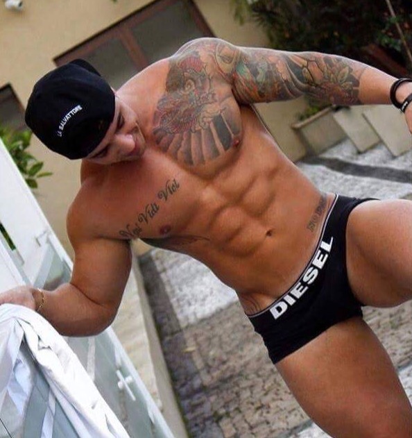 arab-muscle-dudes:arab muscle dudes