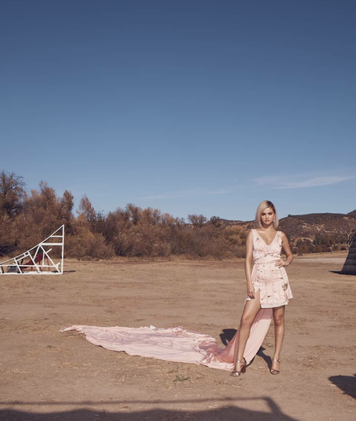 selenagomez-news: Selena Gomez x Harper’s Bazaar
