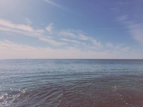 An open horizon with so much space for a new year of adventure. #welcome2016 #venice