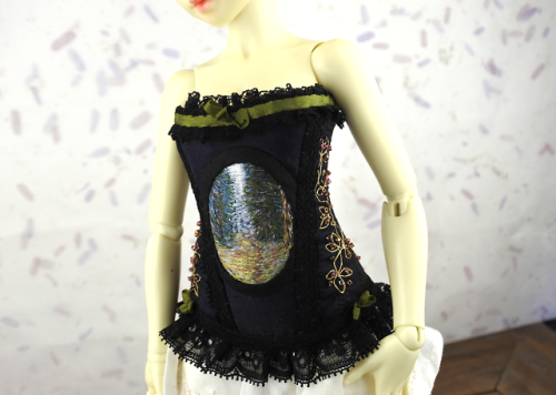 I just listed the remaining part of the new corset collection, with hand embroidered landscapes, on 