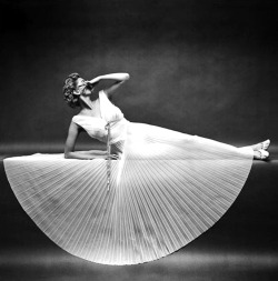 onlyoldphotography:  Mark Shaw : Carmen Dell'Orefice,