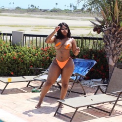 maceleven:  https://www.instagram.com/milliemucho_  Sexy pretty thick lady.   :)